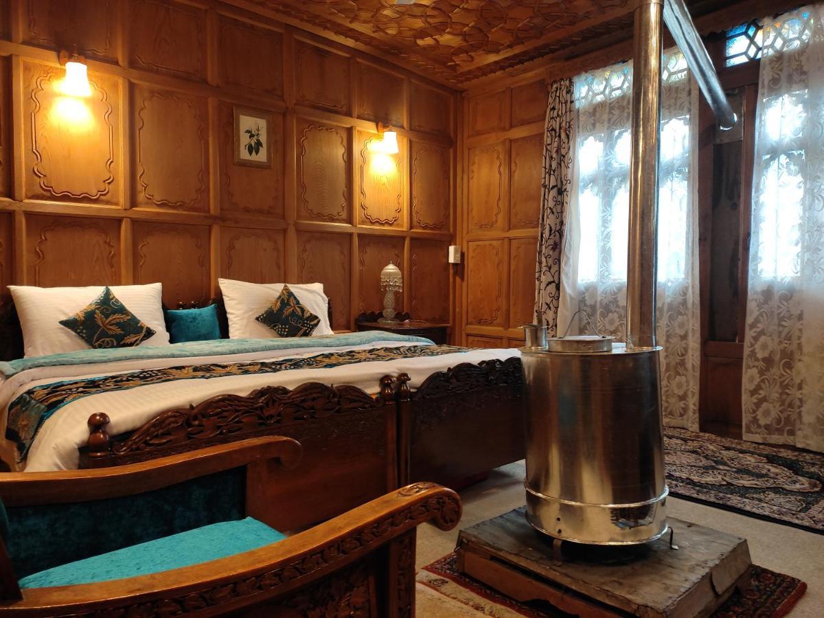 Luxury Scotland ศรีนาการ์ ภายนอก รูปภาพ